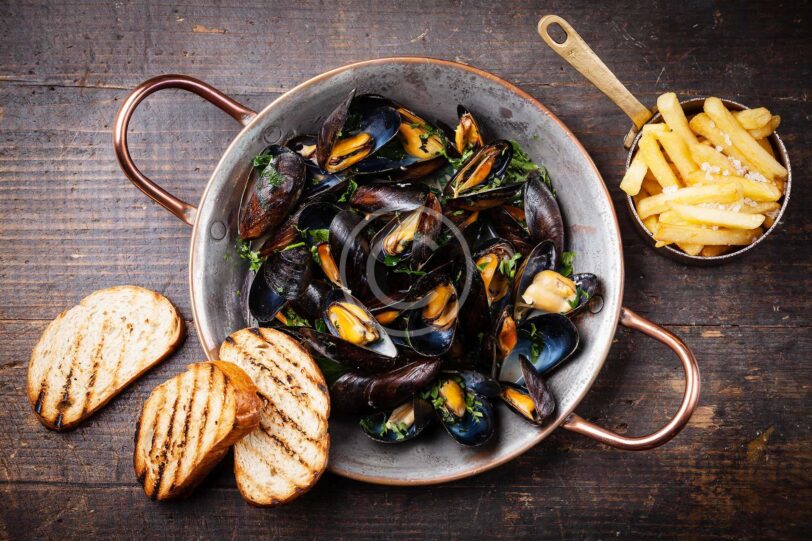 Thai-Style Mussels with Herbs and Coconut Broth